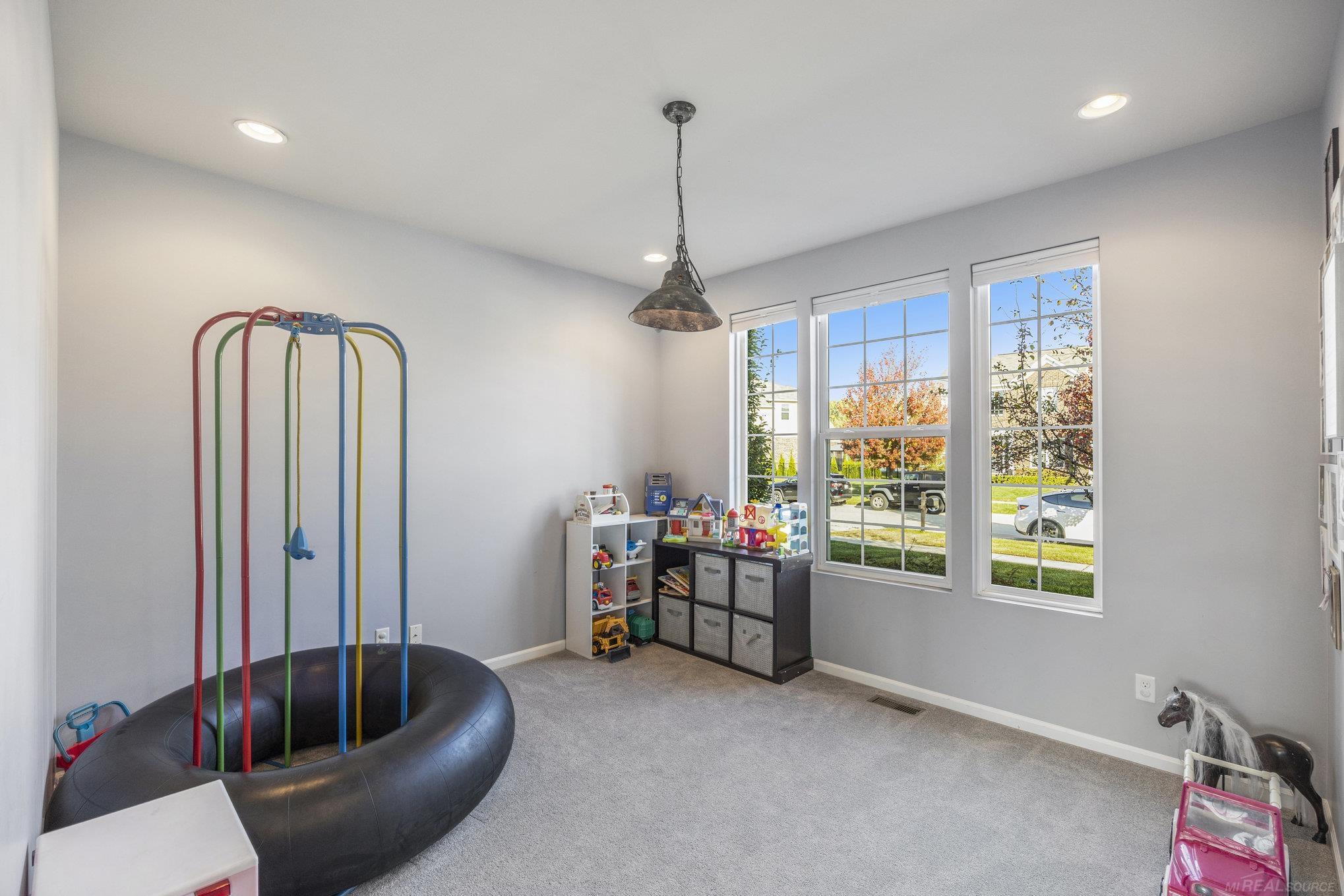 15768 Regent Street Macomb, MI 48044 - Photo 29 of 37 additional office or play