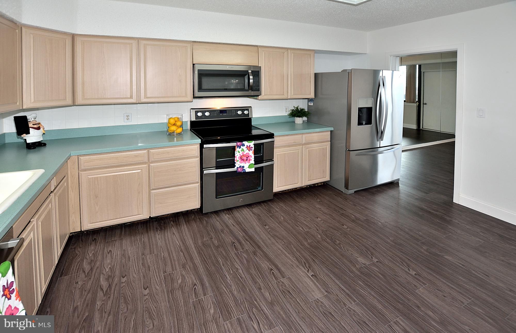 5501 Seminary Road, Unit 1710S Falls Church, VA 22041 - Photo 6 of 28 Newer stainless steel appliances