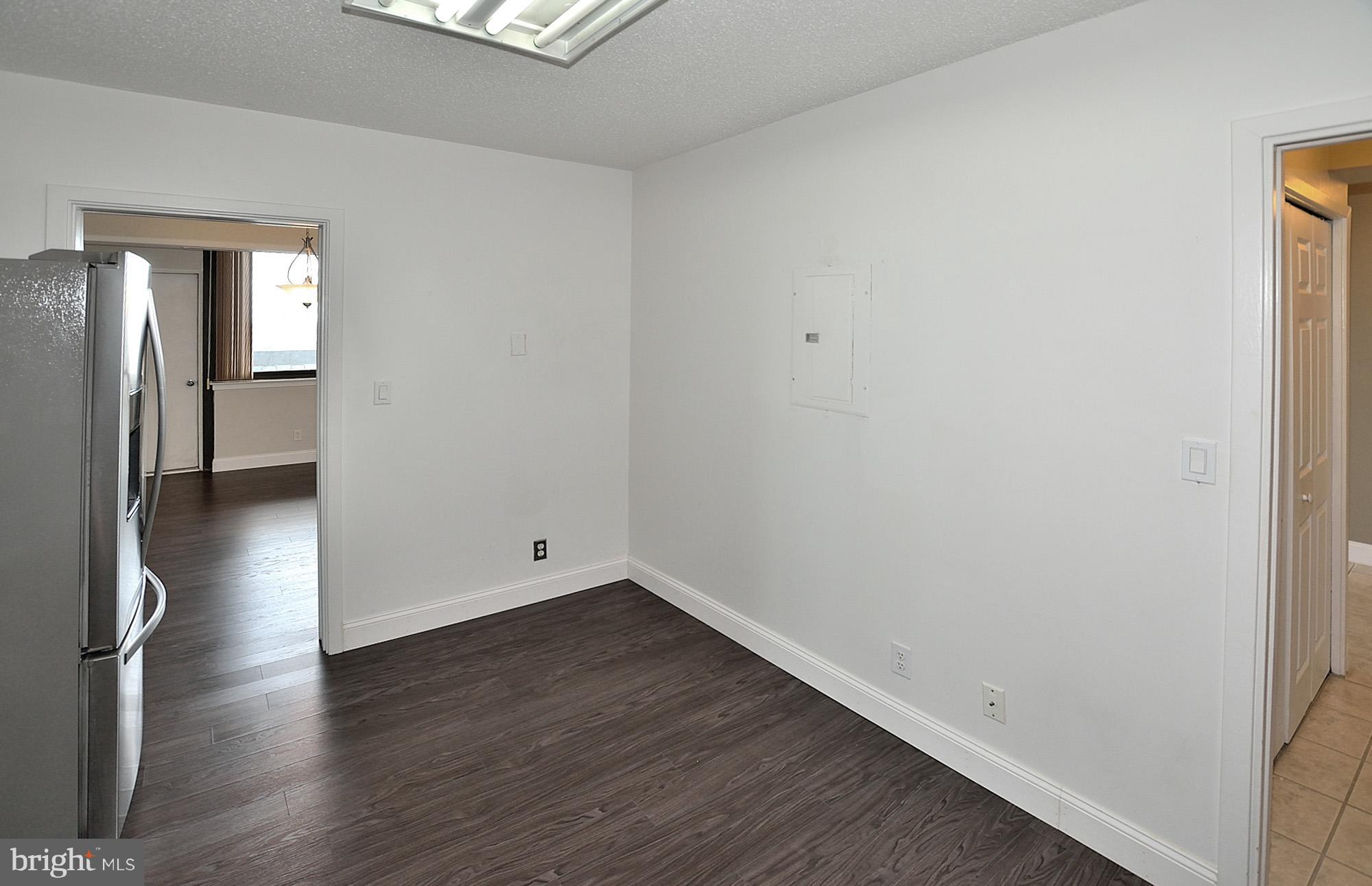 5501 Seminary Road, Unit 1710S Falls Church, VA 22041 - Photo 8 of 28 Eating space in kitchen