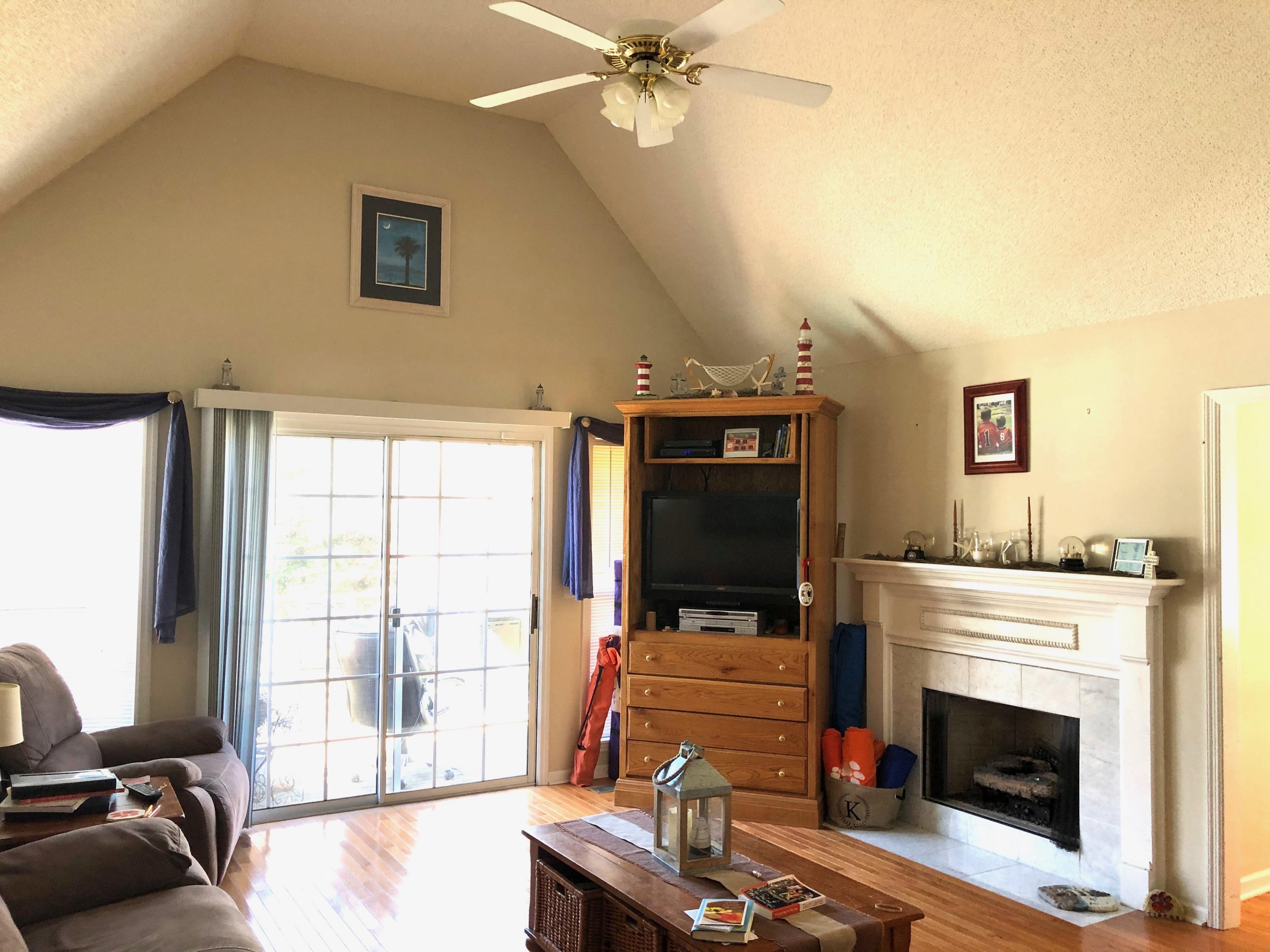 03Living Room