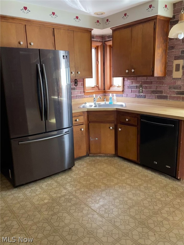 2248 Rockefeller Road Wickliffe, OH 44092 - Photo 2 of 14 Gallery Image 2