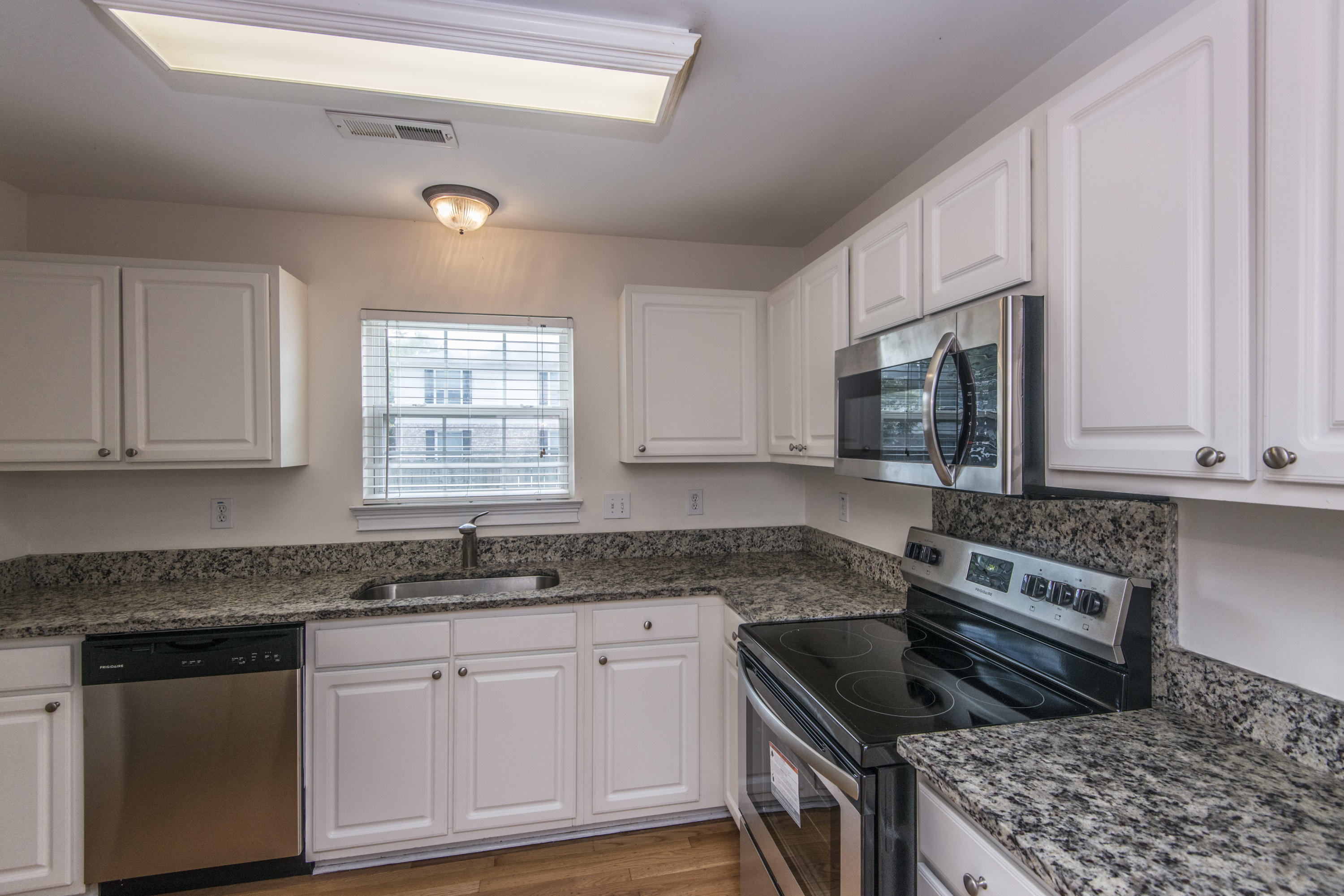 1545 Ashley River Road, Unit M Charleston, SC 29407 - Photo 9 of 27 1545 kit3