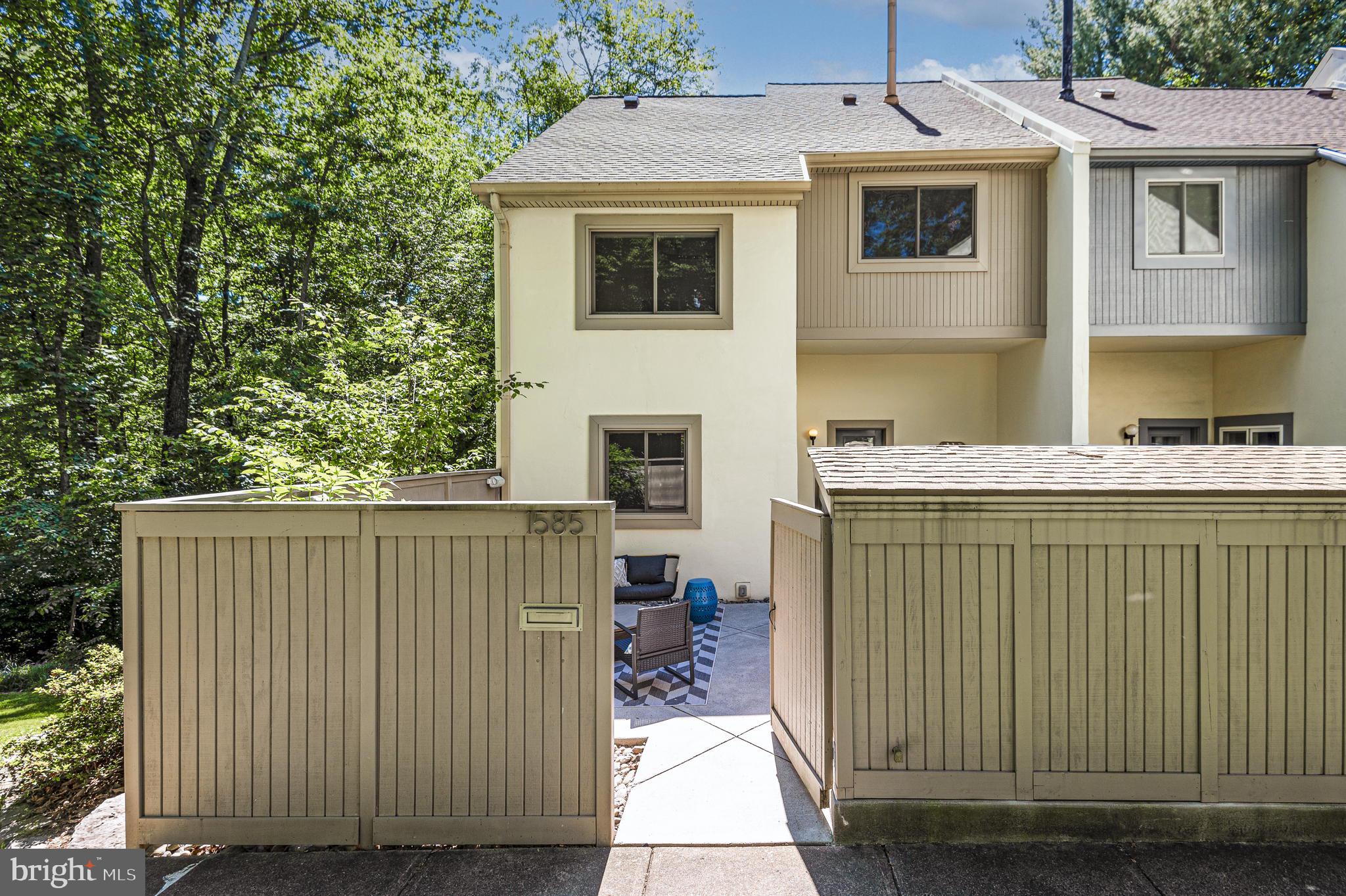 1585 Inlet Court Reston, VA 20190 - Photo 1 of 70