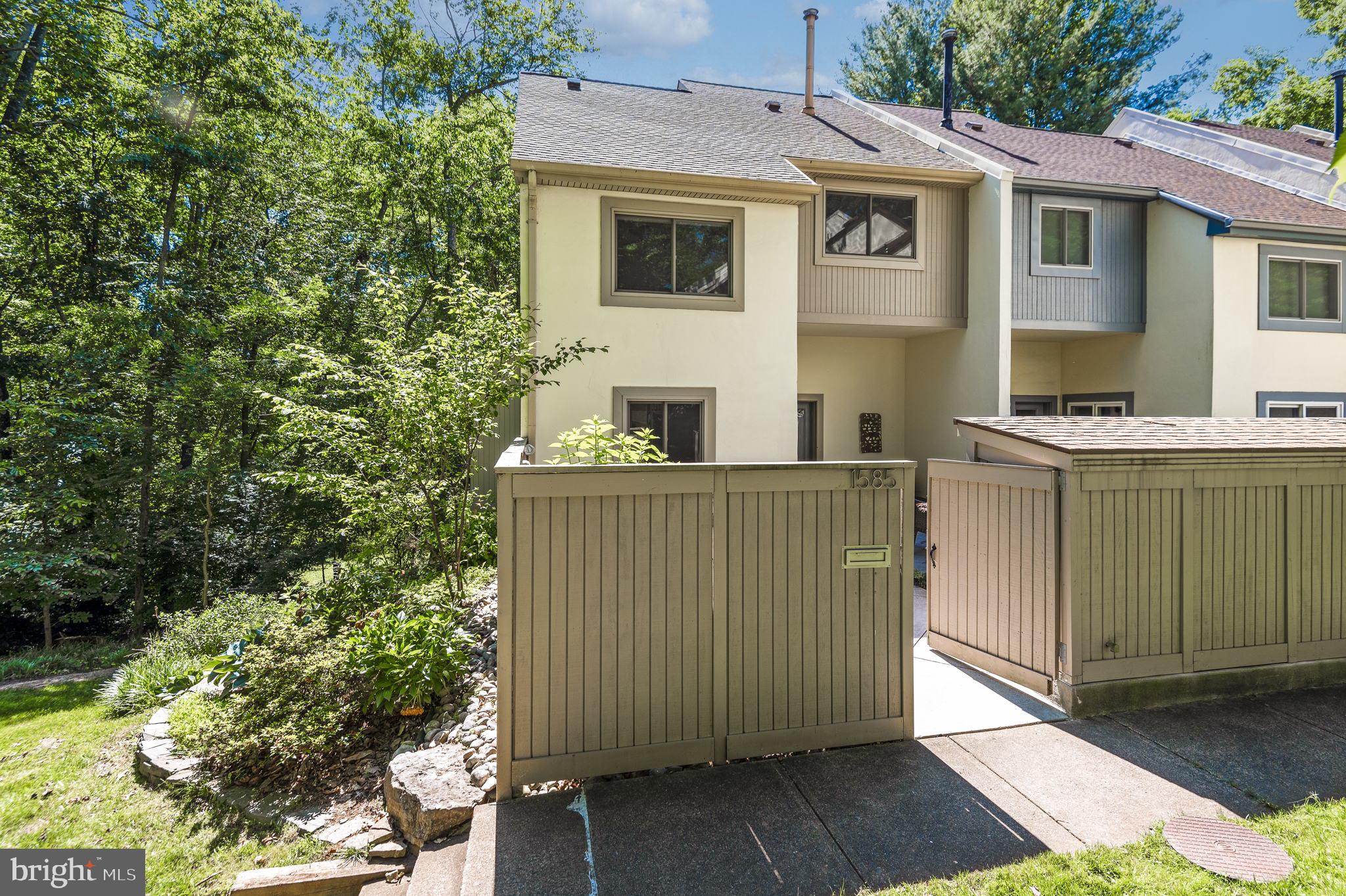 1585 Inlet Court Reston, VA 20190 - Photo 4 of 70