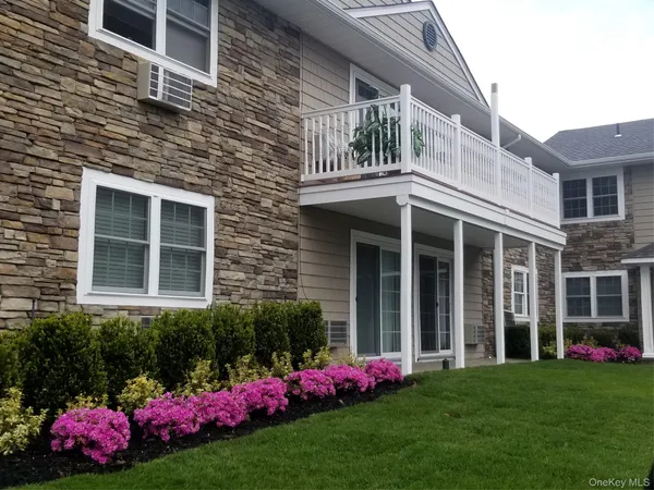 $3,070 | 505 Imperial Way, Unit I5505, Bayport, NY 11705