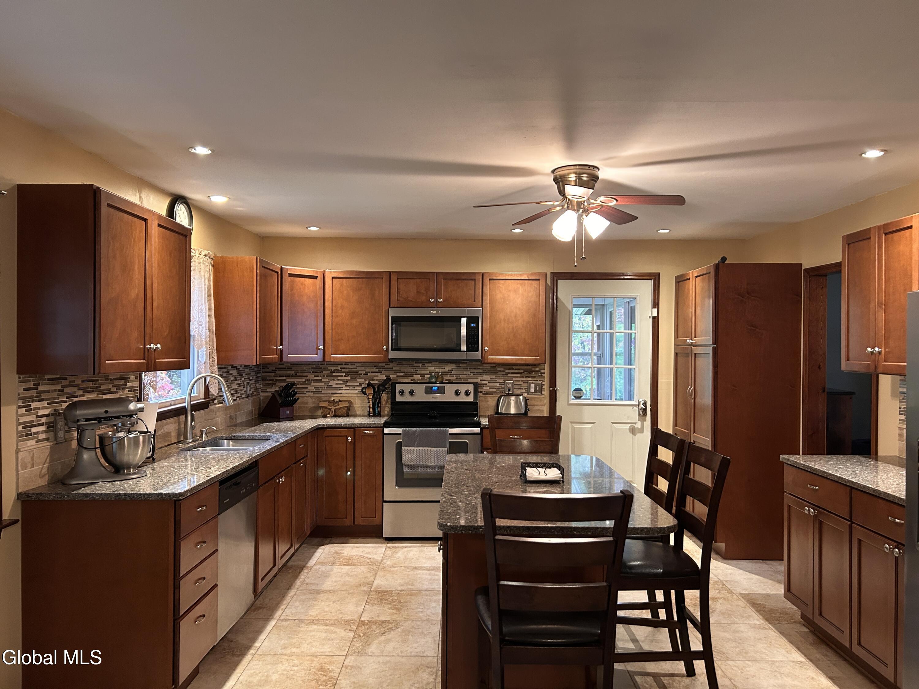 1900 North Road Amsterdam, NY 12010 - Photo 14 of 56 IMG_3648