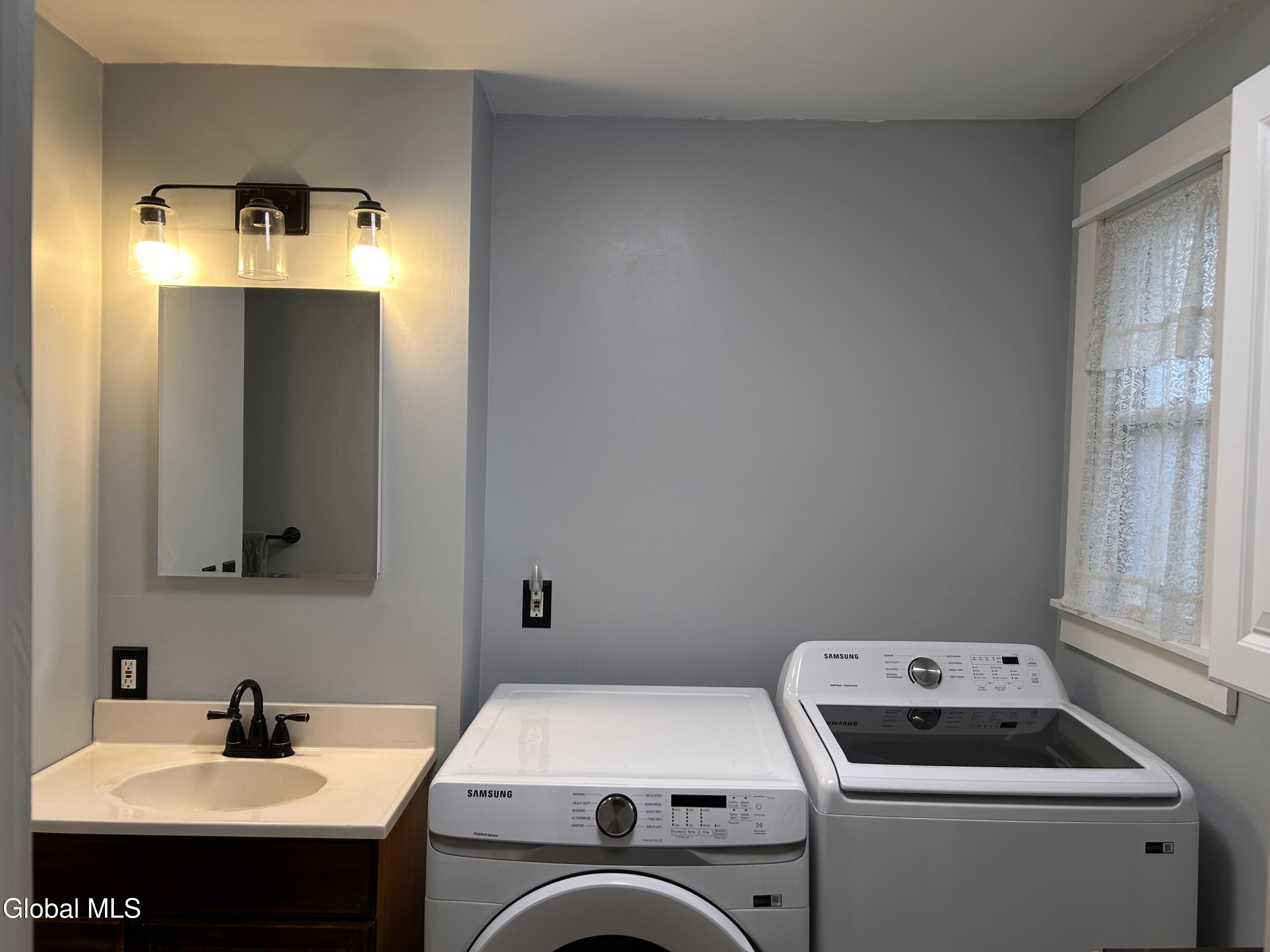 1900 North Road Amsterdam, NY 12010 - Photo 32 of 56 IMG_3511