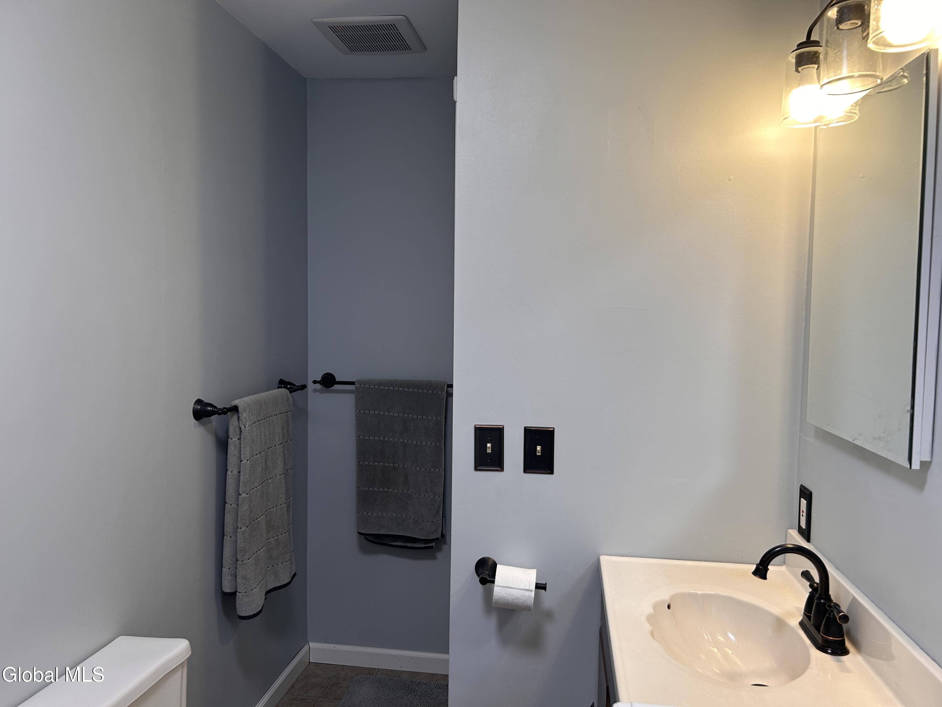 1900 North Road Amsterdam, NY 12010 - Photo 33 of 56 IMG_3524