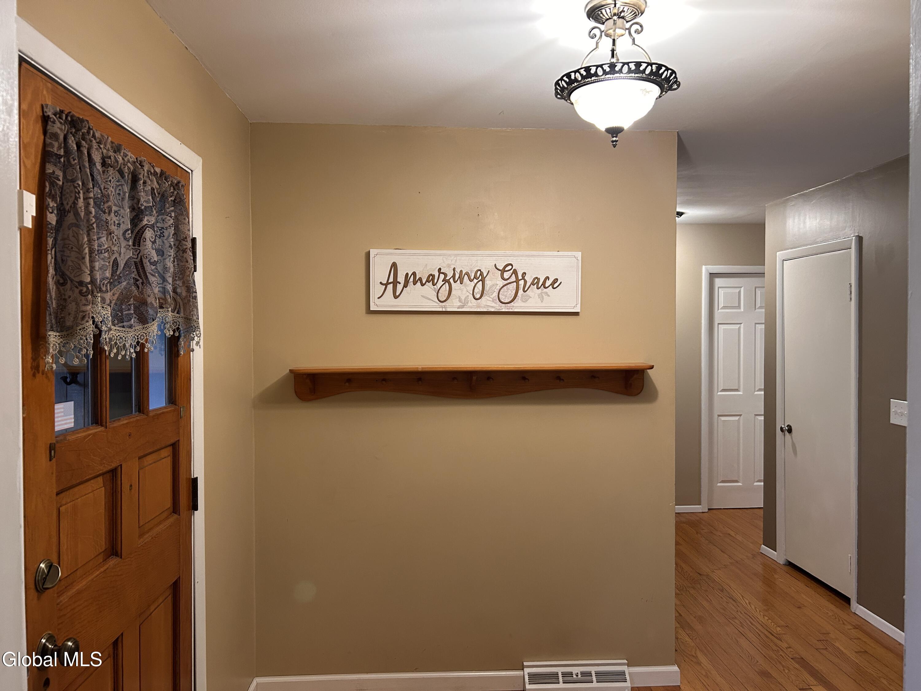 1900 North Road Amsterdam, NY 12010 - Photo 8 of 56 IMG_3568