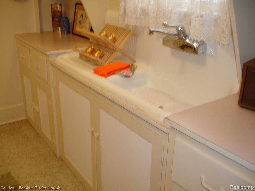 1711 Dorothea Road Berkley, MI 48072 - Photo 14 of 39 Recently painted, this vintage kitchen has a breakfast room attached.