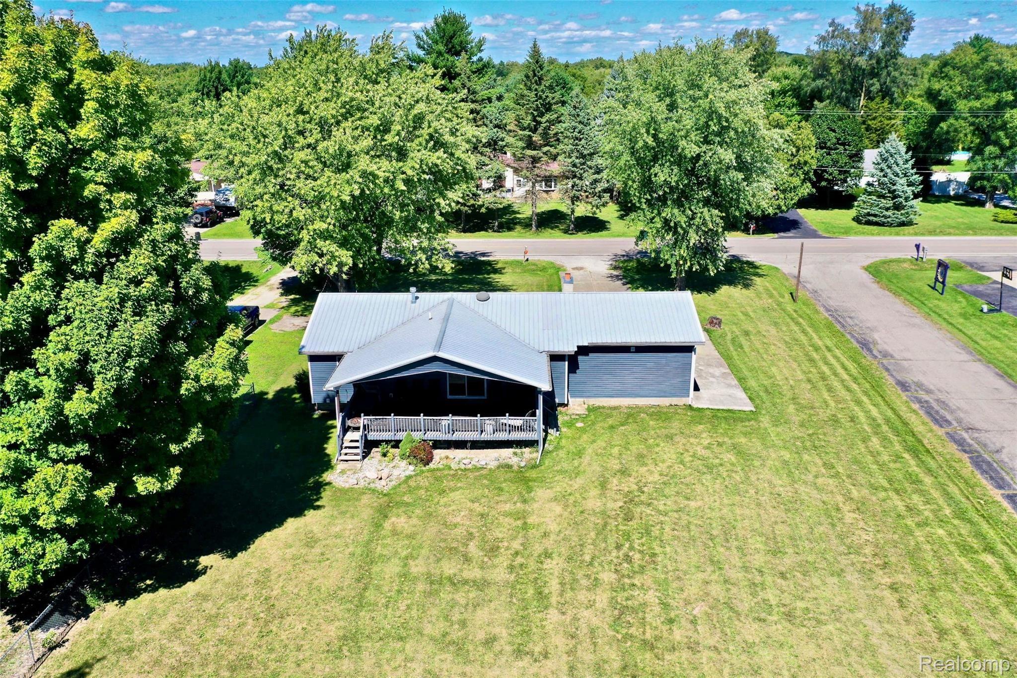 4346 Crosby Road Flint, MI 48506 - Photo 41 of 47 98291F9D-5C79-459C-A9C2-42F25FE837D5_1_201_a.jpeg