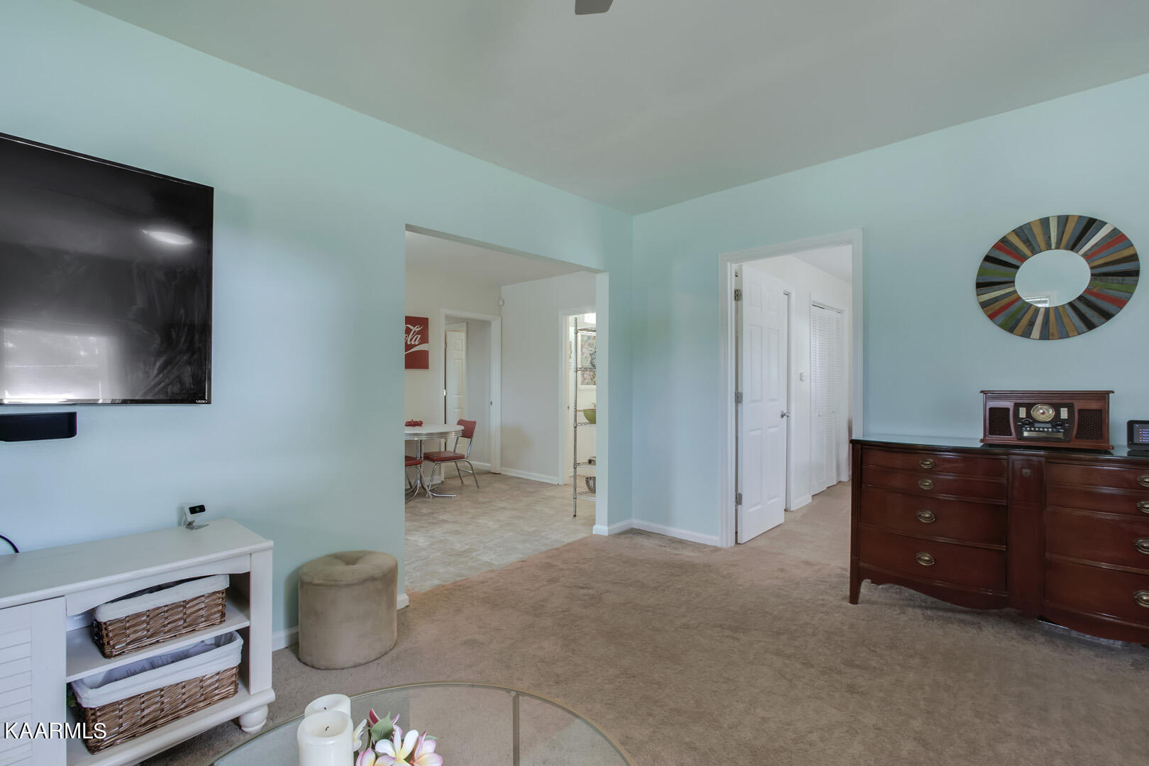 814 Haley Street Athens, TN 37303 - Photo 8 of 24 09_HaleyStreet_814_Living04