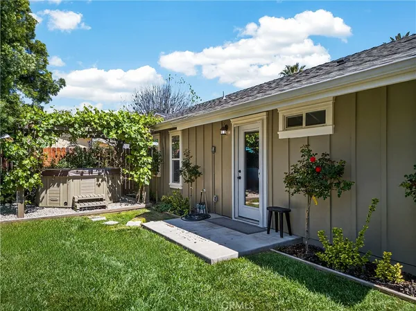$2,945 | 8211 Quartz Avenue, Winnetka, CA 91306