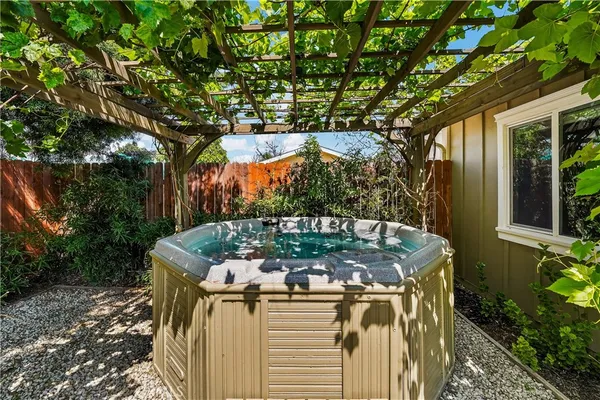 $2,945 | 8211 Quartz Avenue, Winnetka, CA 91306