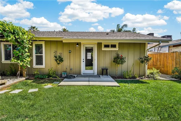 $2,945 | 8211 Quartz Avenue, Winnetka, CA 91306