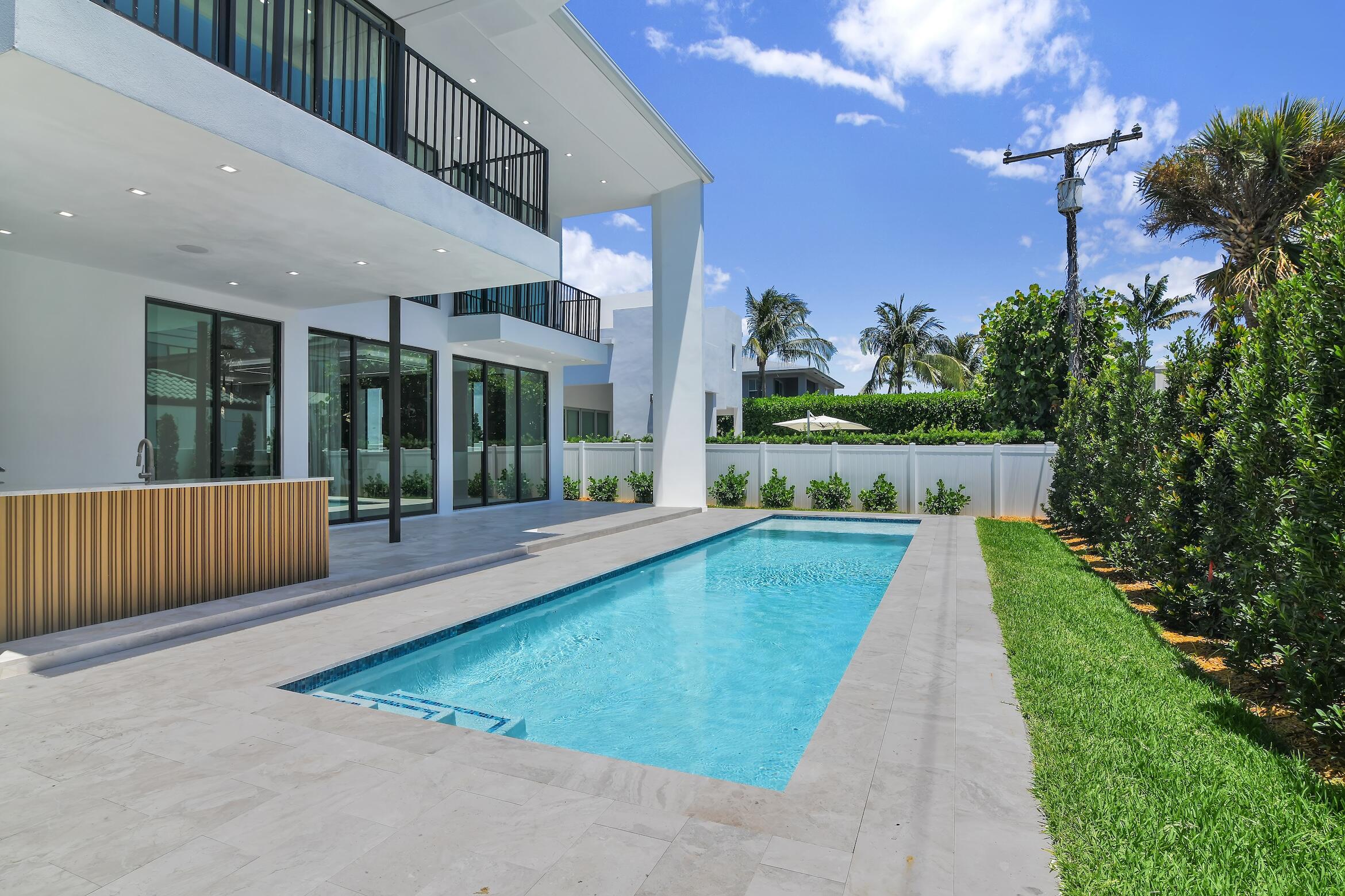 344 Northeast 2nd Street Boca Raton, FL 33432 - Photo 5 of 47 344 NE Second St, Boca Raton 2-49 (1)