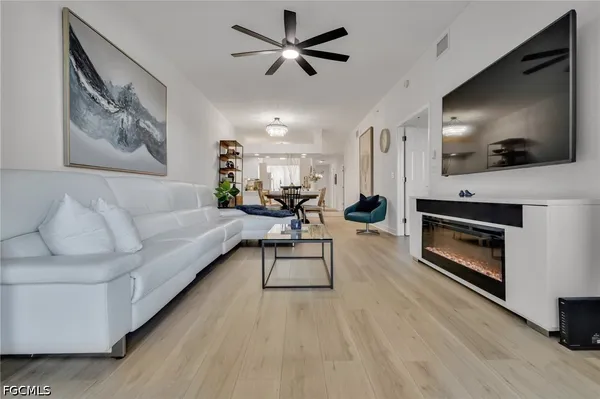 $2,750 | 6750 Beach Resort Drive, Unit 1907, Naples, FL 34114