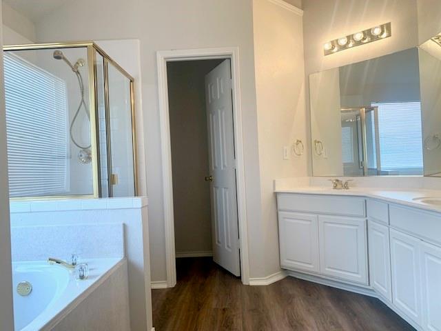 3912 Rushden Court Plano, TX 75025 - Photo 14 of 22 Master bathroom, jetted tub, double vanities and walk in closet
