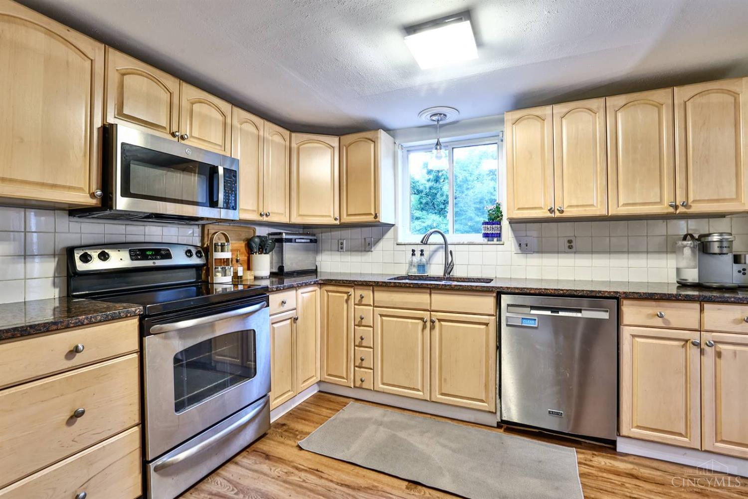 377 Compton Road Wyoming, OH 45215 - Photo 18 of 43 Gallery Image 18