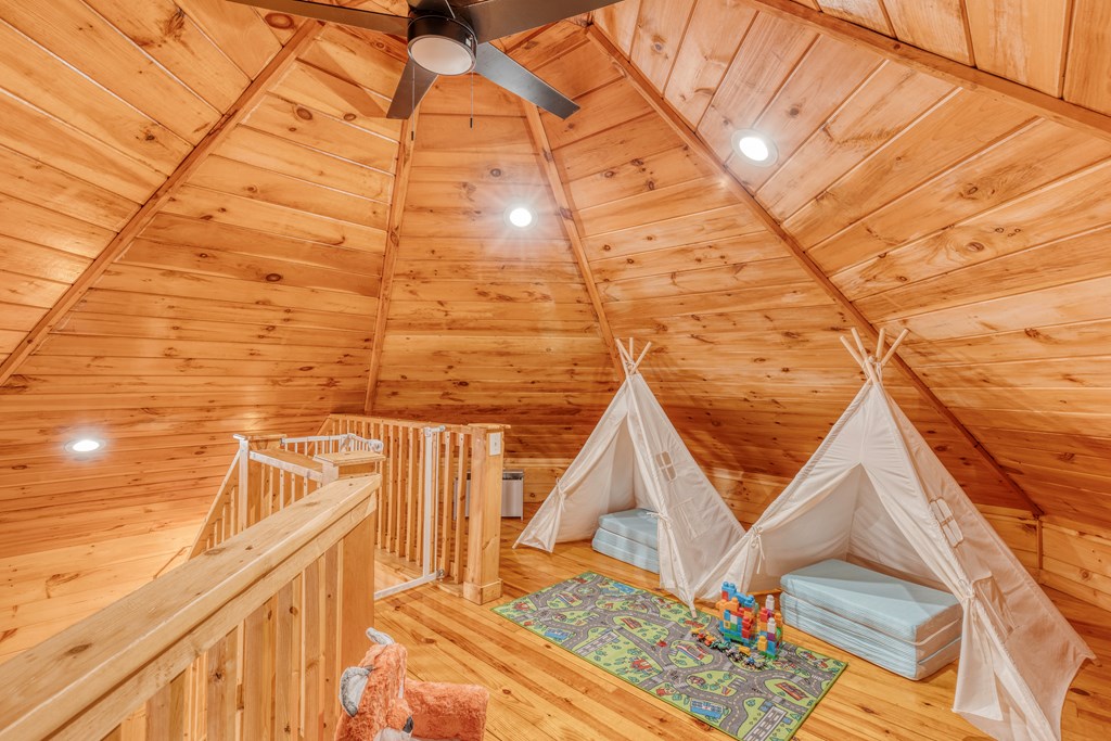 586 Newport Road Blue Ridge, GA 30513 - Photo 20 of 38 a view of wooden staircase