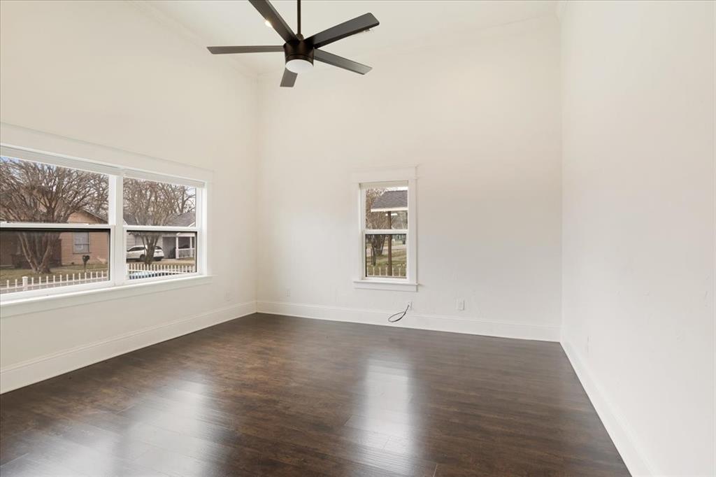 805 West Owings Street Denison, TX 75020 - Photo 11 of 40