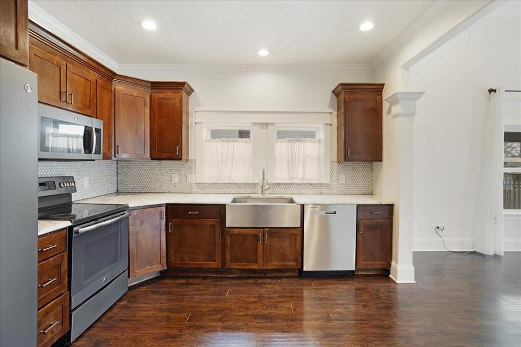 805 West Owings Street Denison, TX 75020 - Photo 15 of 40