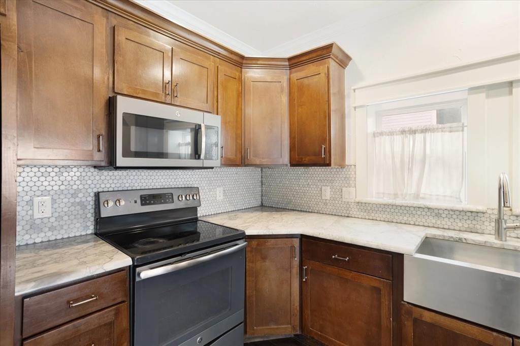 805 West Owings Street Denison, TX 75020 - Photo 16 of 40