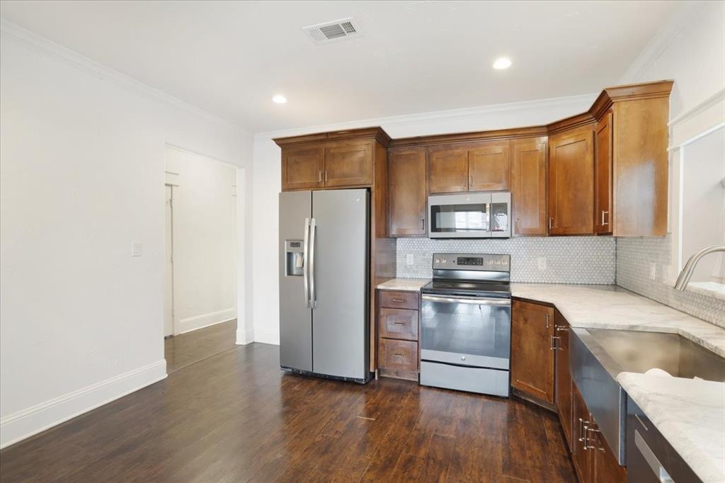 805 West Owings Street Denison, TX 75020 - Photo 17 of 40