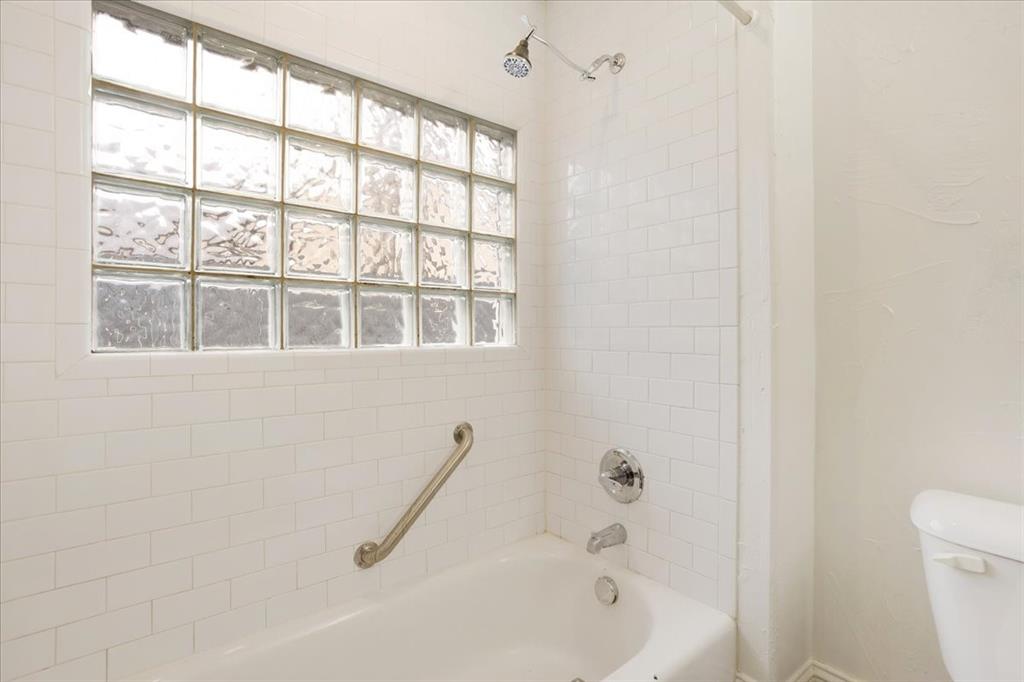 805 West Owings Street Denison, TX 75020 - Photo 31 of 40