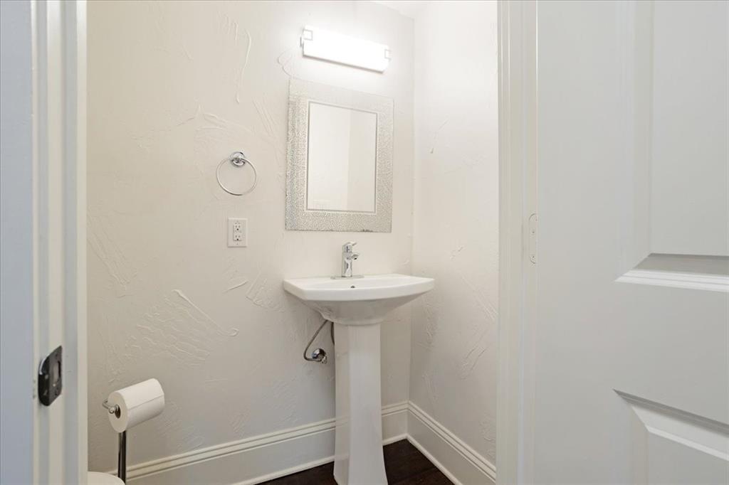 805 West Owings Street Denison, TX 75020 - Photo 33 of 40