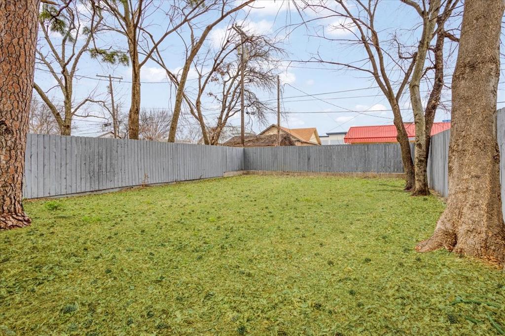 805 West Owings Street Denison, TX 75020 - Photo 35 of 40