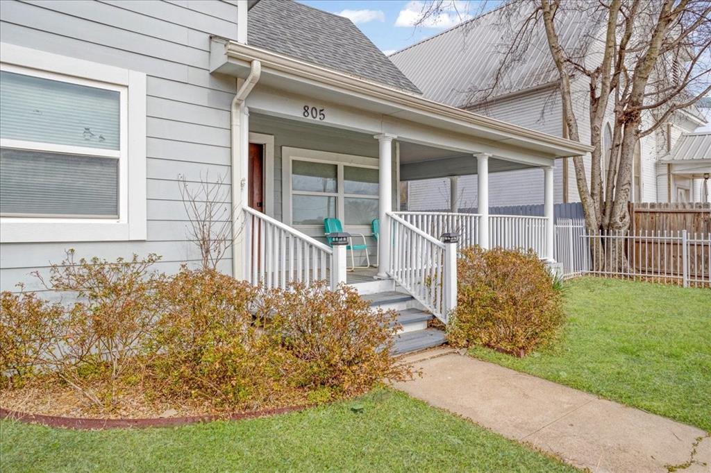 805 West Owings Street Denison, TX 75020 - Photo 4 of 40