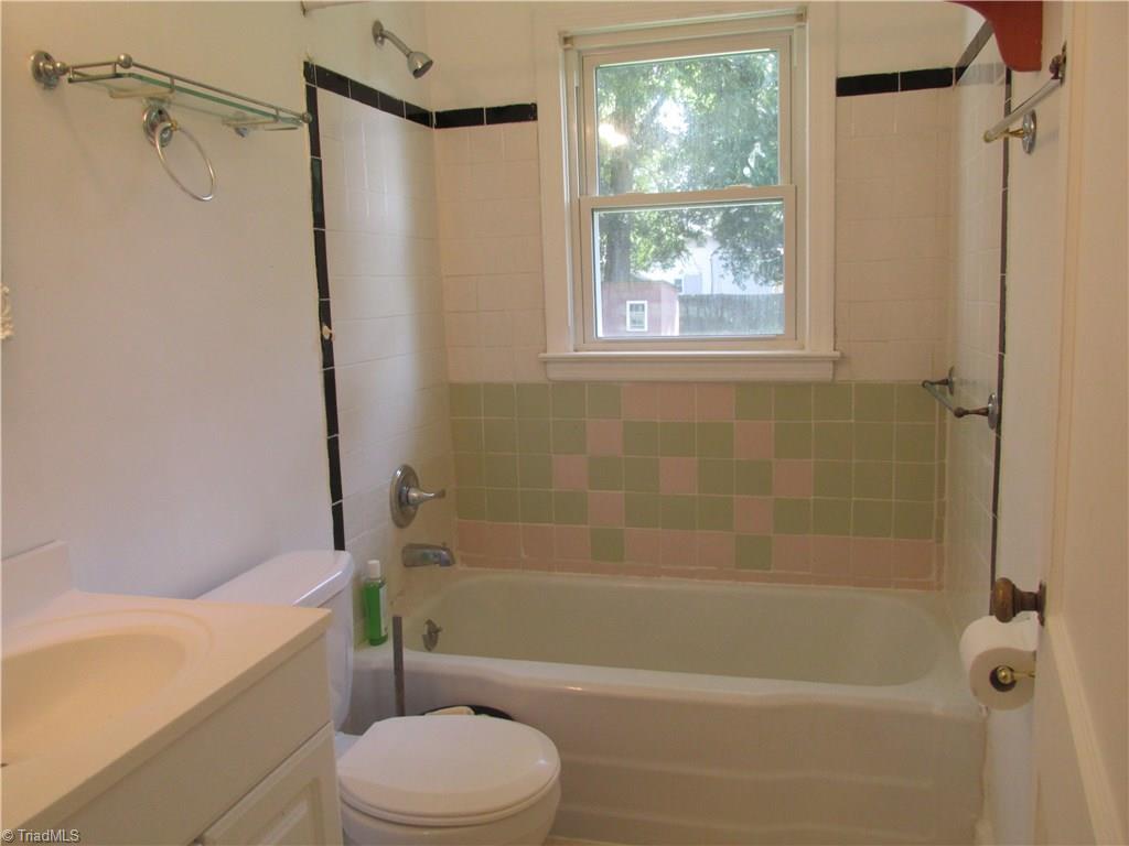 908 Tabor Street High Point, NC 27262 - Photo 6 of 10