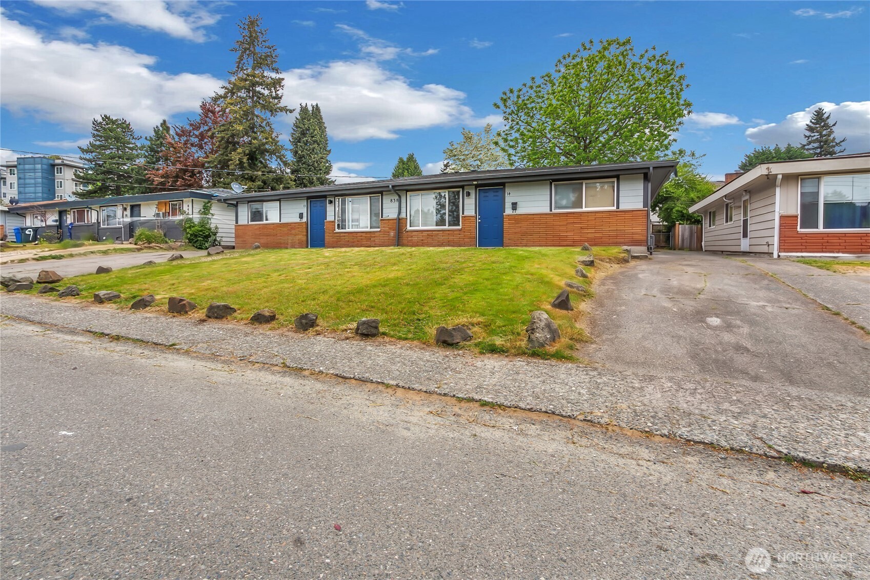 838 Harrington Avenue Northeast Renton, WA 98056 - Photo 3 of 38