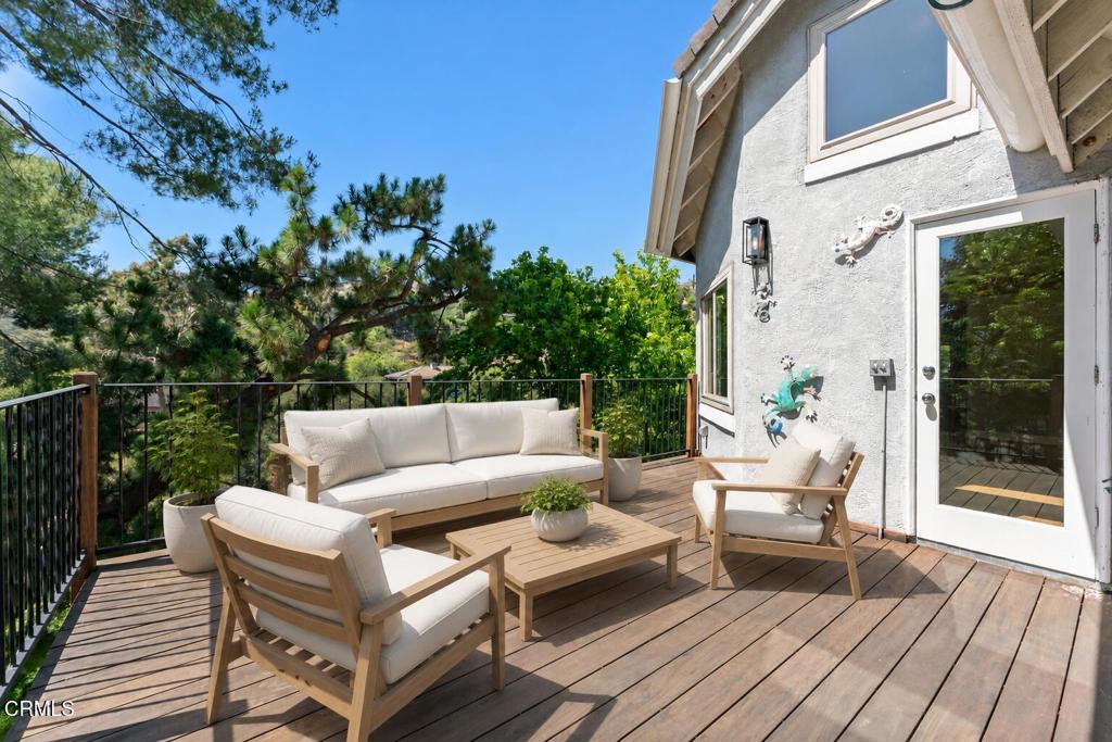 405 Woodcliffe Road Pasadena, CA 91105 - Photo 51 of 63 30virtualstaging-405woodcliffe