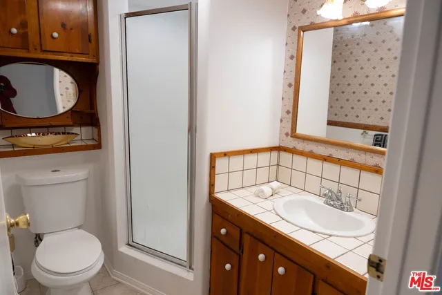 $1,299,000 | 18643 Strathern Street, Reseda, CA 91335