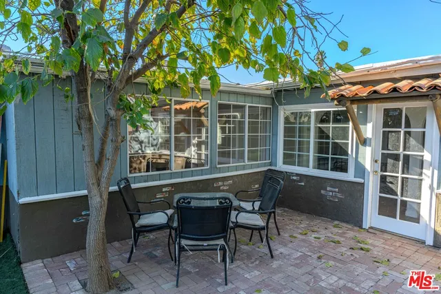 $1,299,000 | 18643 Strathern Street, Reseda, CA 91335