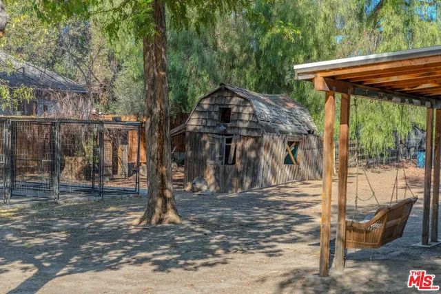 $1,299,000 | 18643 Strathern Street, Reseda, CA 91335