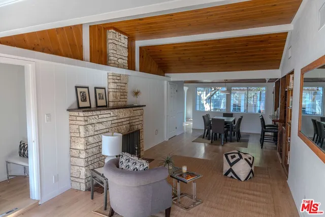 $1,299,000 | 18643 Strathern Street, Reseda, CA 91335