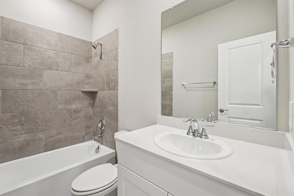 1701 Arches Road Anna, TX 75409 - Photo 17 of 27 Photo is not of the actual home, but is an inspirational photo of builder’s model home and may depict options, furnishings, and/or decorator features that are not included.