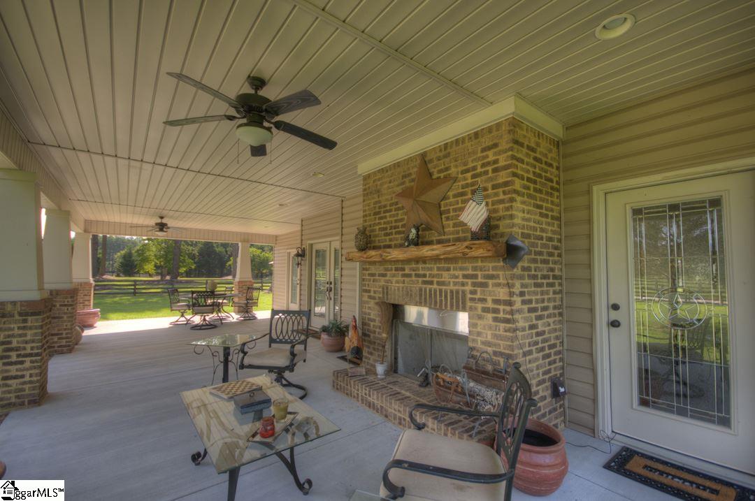 152 River Bend Road Greenville, SC 29617 - Photo 2 of 27 Gallery Image 2