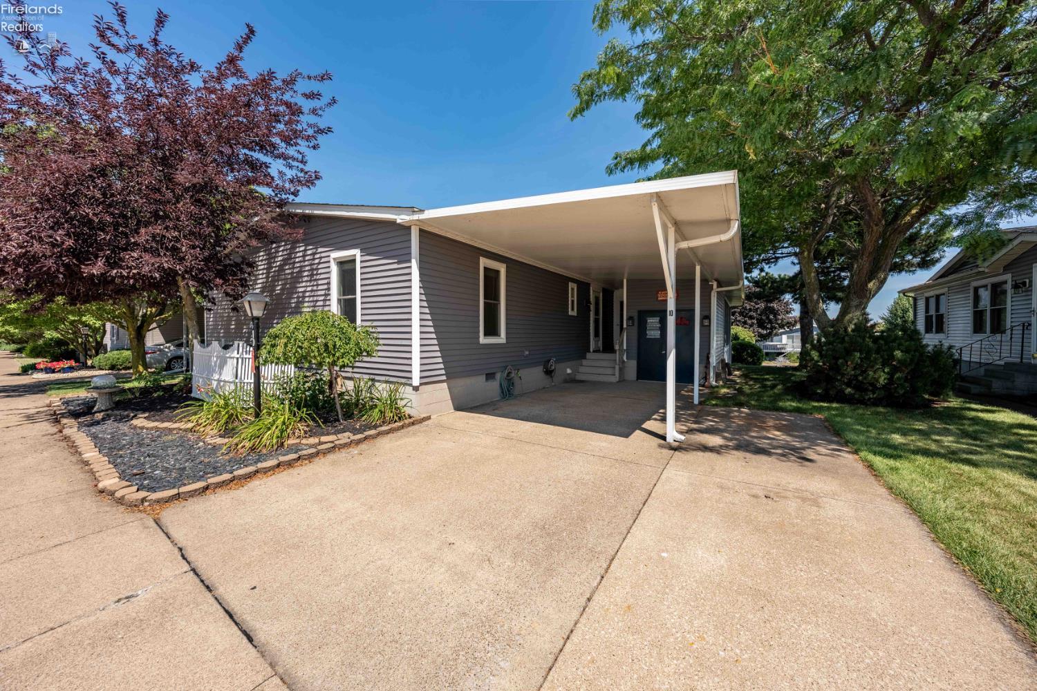 6485 East Harbor Road, Unit 10 Lakeside Marblehead, OH 43440 - Photo 4 of 68 Gallery Image 4