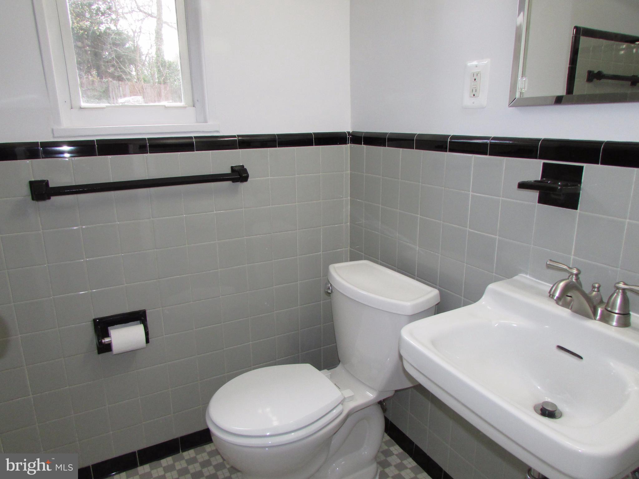 3918 Weller Road Silver Spring, MD 20906 - Photo 9 of 30 Art Deco full bath