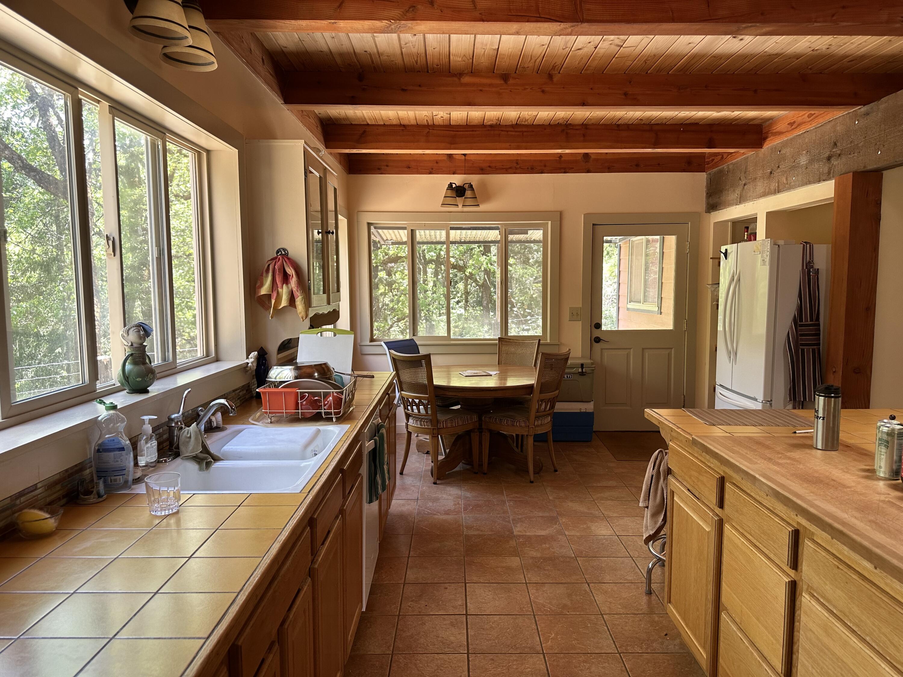 83000 Milstead Road Garberville, CA 95542 - Photo 11 of 67 IMG_6685