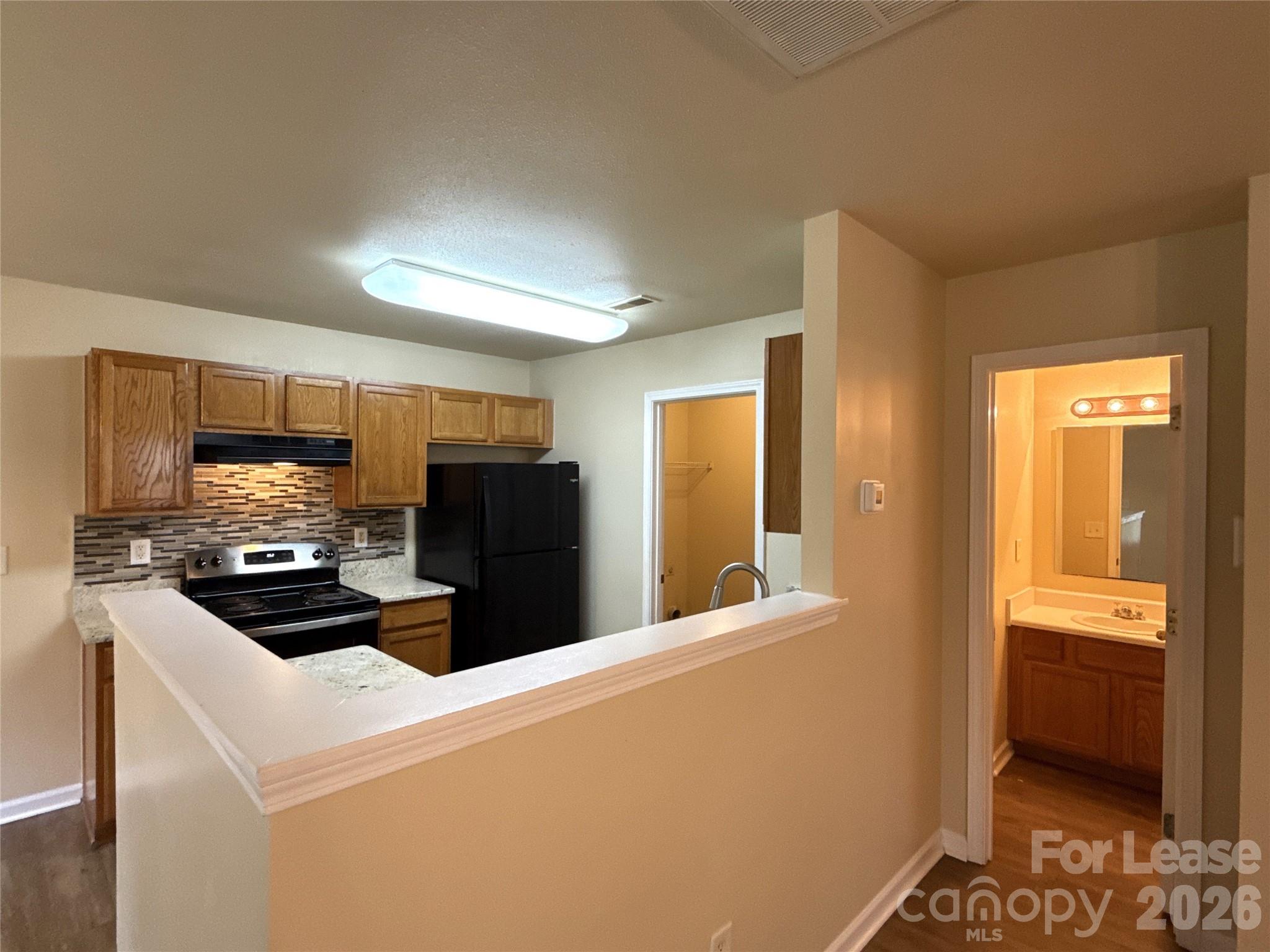 6831 Sunman Road Charlotte, NC 28216 - Photo 5 of 15