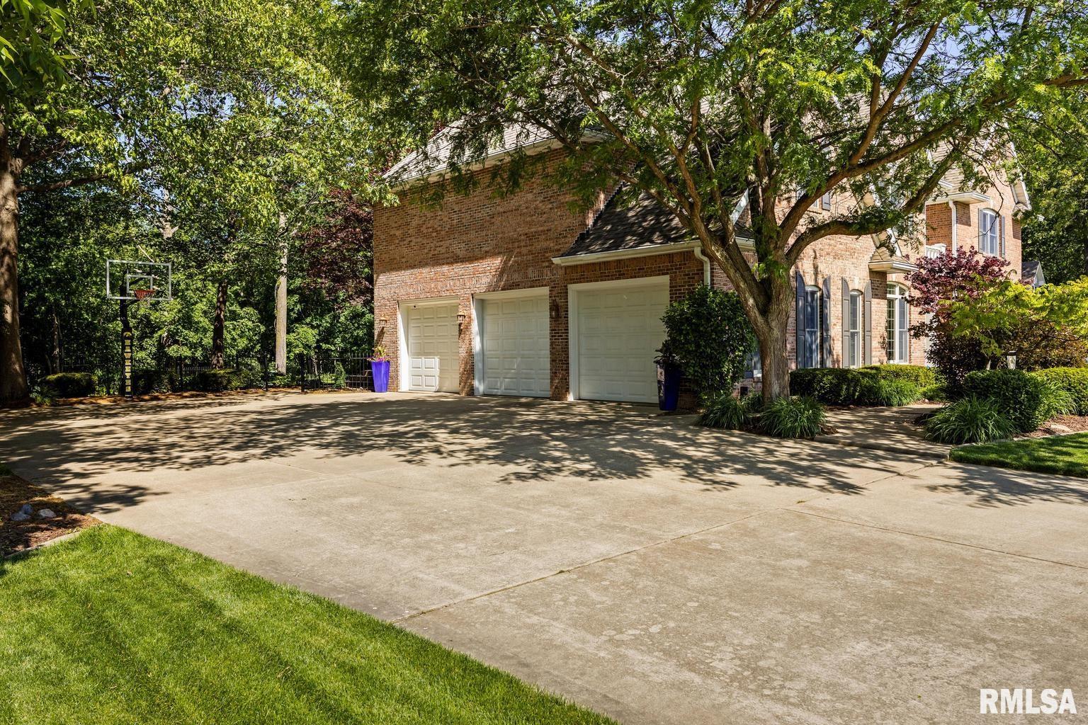 70 Diamond Point Morton, IL 61550 - Photo 6 of 69