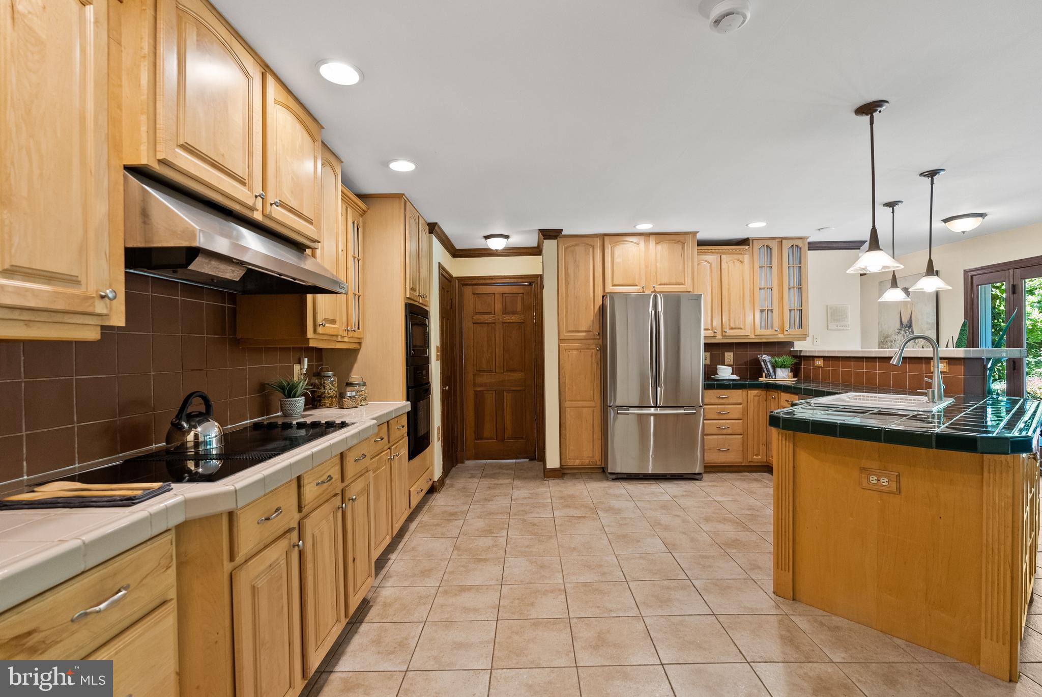 12316 Hatton Point Road Fort Washington, MD 20744 - Photo 15 of 55 Eat-in kitchen with recessed lighting