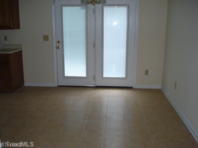 602 Kelly Road Greensboro, NC 27401 - Photo 3 of 10 Dining Room.