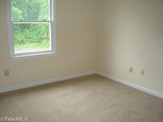 602 Kelly Road Greensboro, NC 27401 - Photo 5 of 10 1st Bedroom.