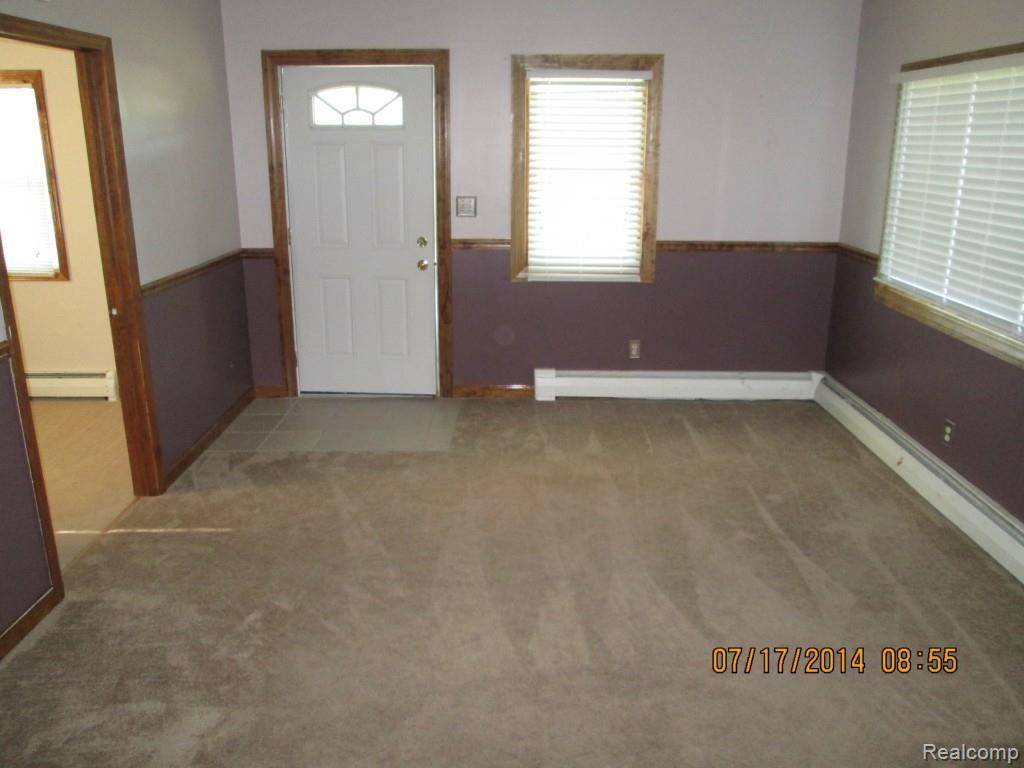4310 Dove Road Port Huron, MI 48060 - Photo 7 of 24 Picture 010.jpg